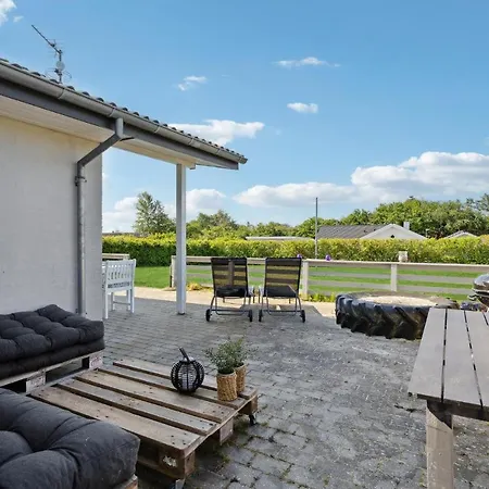 بيت للعطل 4 Bedroom Amazing In Nordenbro Vesteregn