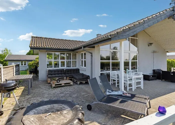 4 Bedroom Amazing In Nordenbro Vesteregn