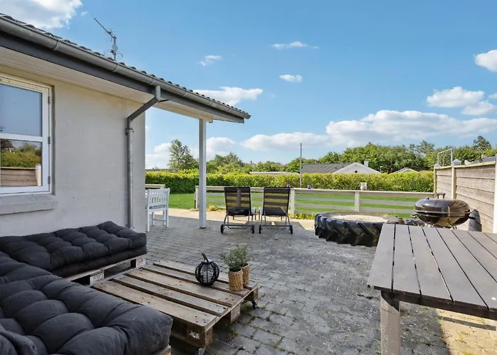 別荘 4 Bedroom Amazing In Nordenbro Vesteregn